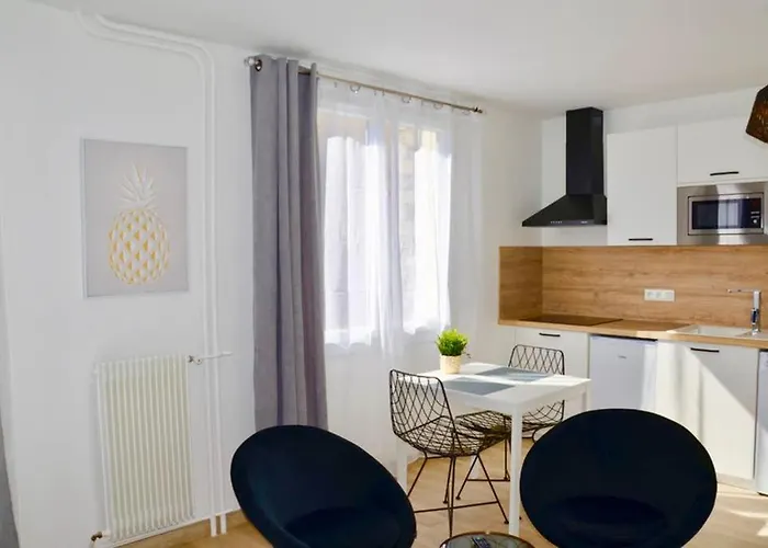 Dolmen Adrien 3 * 图尔