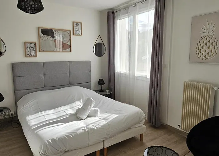 Dolmen Adrien 3 Apartman Tours